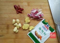 沙锅煲土豆块咖喱鸡汤的做法图解2