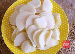 辣白菜炒土豆片的做法图解2