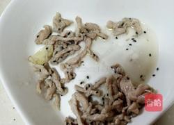 韭菜苔酱丝炒肉丝的做法图解4