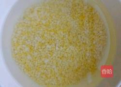 大米碴子焖豆饭的做法图解1