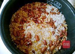 大米碴子焖豆饭的做法图解8