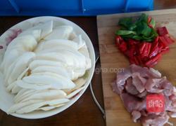 茭白炒肉片的做法图解2