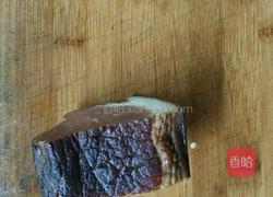 西兰花炒腊肉的做法图解2