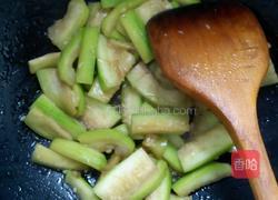 蒜蓉丝瓜的做法图解1