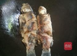 大枣黑豆炖鲤鱼的做法图解3