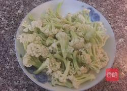 散花菜炒肉的做法图解1