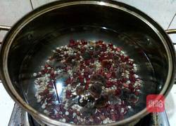 红豆薏米桂圆汤的做法图解3