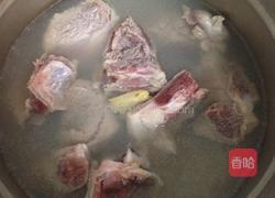 五指毛桃猪骨汤的做法图解2