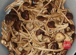 红烧大排茶树菇的做法图解1