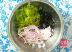 凉拌洋葱苦瓜的做法图解5