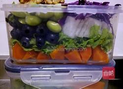 彩虹沙拉的做法图解1