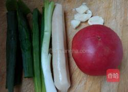 番茄火腿蛋炒面的做法图解1