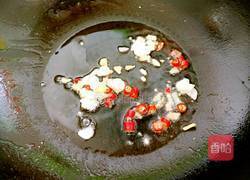 豌豆炒肉丁的做法图解5