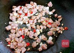豌豆炒肉丁的做法图解6