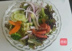 三文鱼蔬菜沙拉的做法图解3