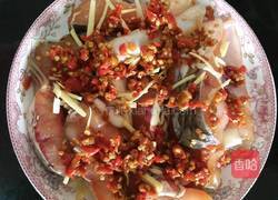 剁辣椒蒸鱼的做法图解5