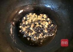 青椒豆豉炒空心菜梗的做法图解3