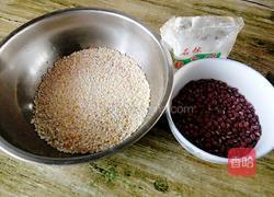 粘玉米粗粮粥的做法图解1