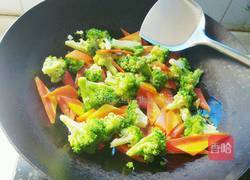 清炒西兰花胡萝卜的做法图解8