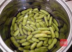 凉拌毛豆的做法图解2
