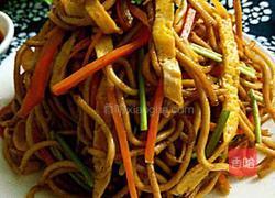 蛋皮炒面的做法图解9