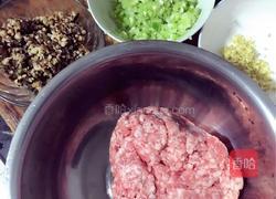 猪肉馄饨的做法图解1