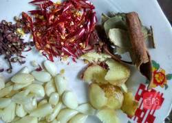 豆角丁炒肉的做法图解1