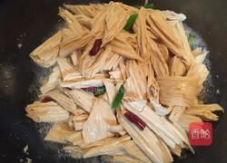 炝炒腐竹的做法图解9
