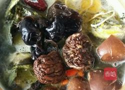 当归人参水鱼汤的做法图解4