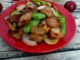 青椒炒回锅肉的做法[图]