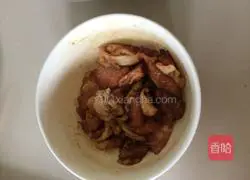 Illustration of making braised beans and noodles 3