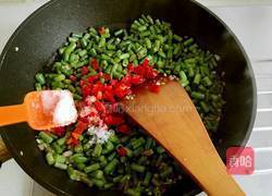 素炒长豆角丁的做法图解13