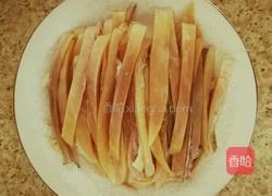 墨鱼瘦肉米线的做法图解2