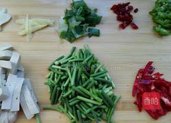 蒜苔炒素鸡的做法图解1