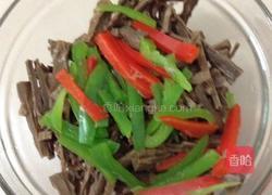 彩椒拌笋干的做法图解5