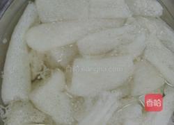 竹荪焖鱼头的做法图解1