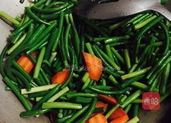 牛肉炒蒜苗的做法图解4