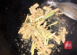 洋葱青椒炒肉丝的做法图解5