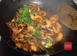 香菇香辣虾的做法图解8