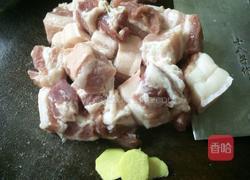 香菇煲花肉的做法图解2