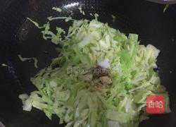 蒜末炒卷心菜的做法图解5