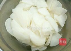 爽口白萝卜的做法图解2