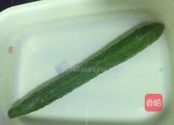 黄瓜酸奶的做法图解1