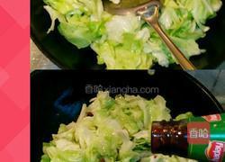 炒卷心菜的做法图解3