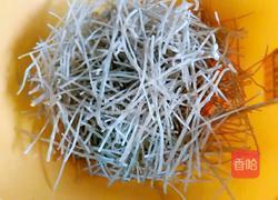 卷心菜炒苕粉丝的做法图解1