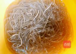 卷心菜炒苕粉丝的做法图解3