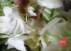 卷心菜腊肠炒卷心菜的做法图解3