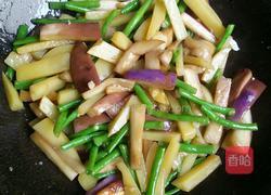土豆茄子燉豆角的做法圖解7