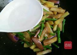 土豆茄子炖豆角的做法图解8