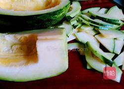 辣椒炒嫩南瓜的做法图解2